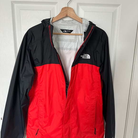 The North Face Men's Waterproof Jacket - Picture 4 of 12